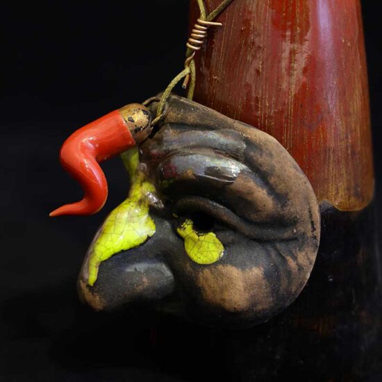 Corno rosso con maschera di pulcinella con colatura a caldo - 25cm